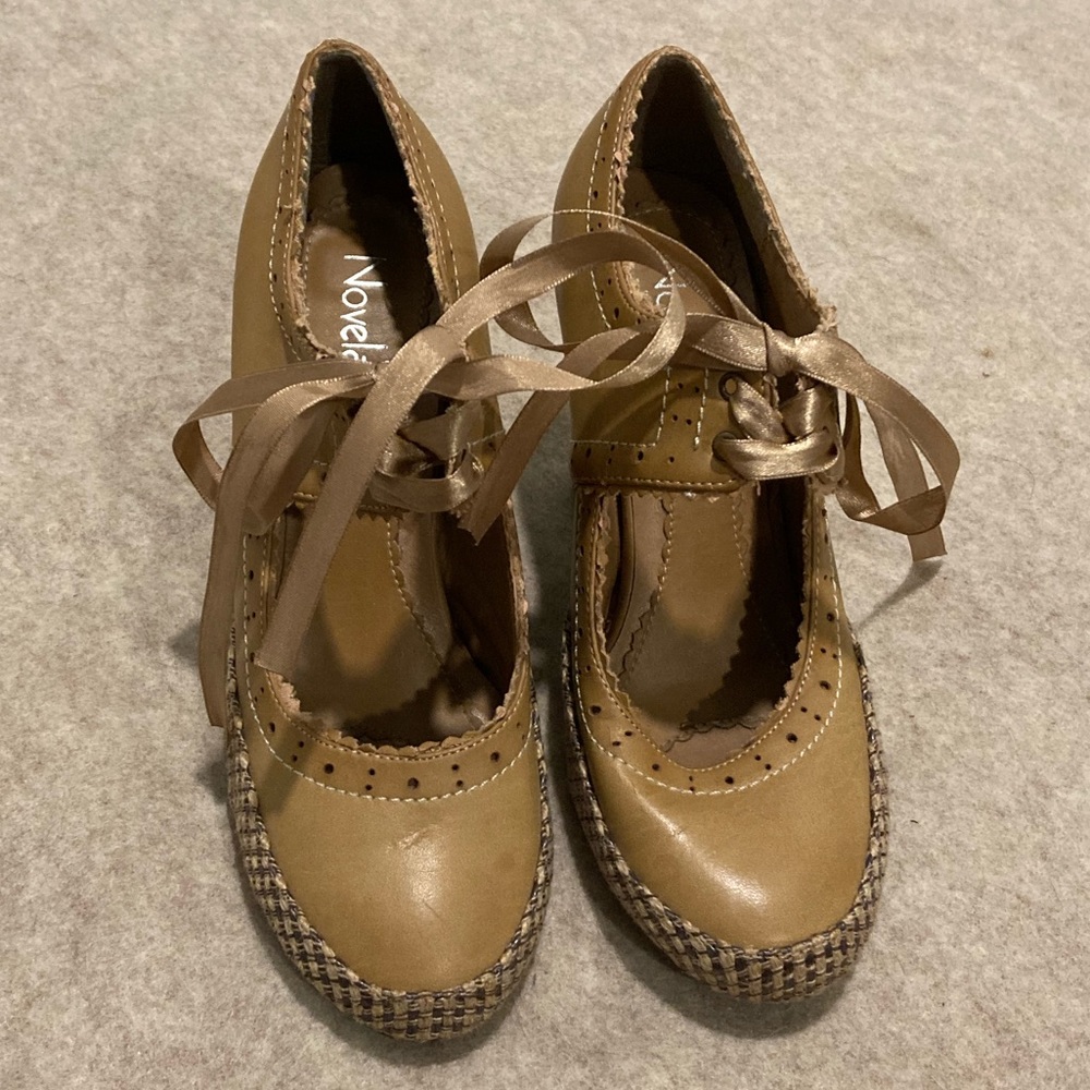 Cute Ribbon Heels - Picture 2 of 16